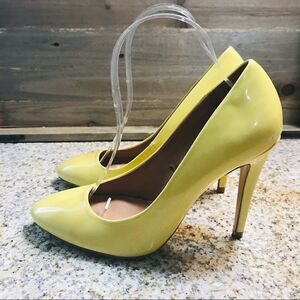 Zara Yellow Rounded toe pumps